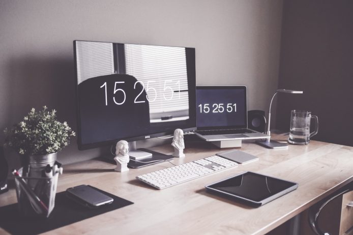home-office-1867761_1920