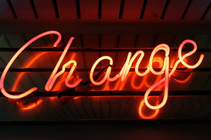 LOptimisme-leadership-foto-ross-findon-mG28olYFgHI-unsplash Leadership - messages à faire passer