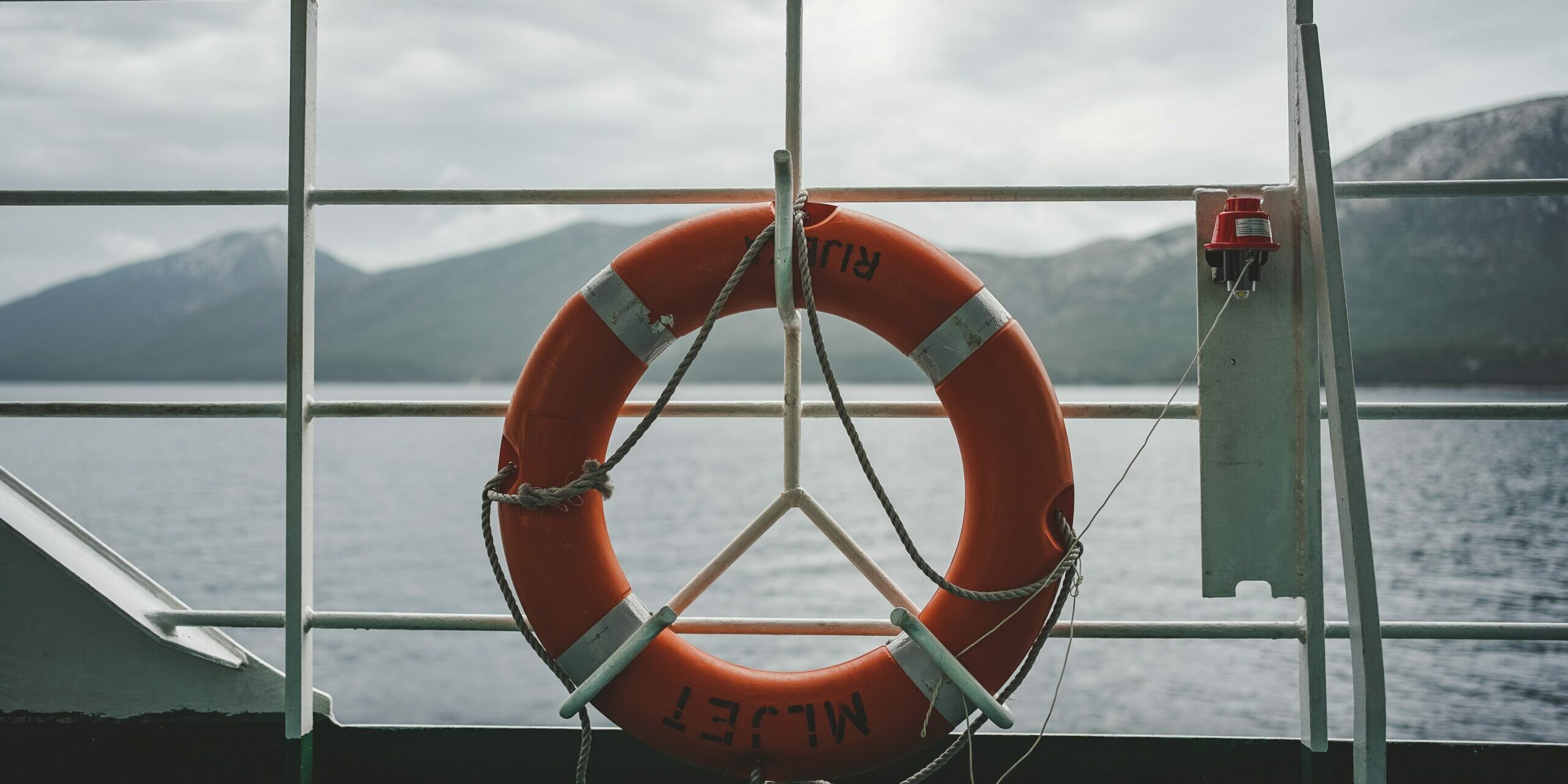 free-to-use-sounds-cesx-8NYBJY-unsplash